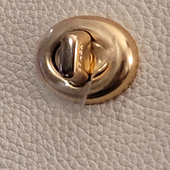 Coach Turn lock chain tote 27 NWOT attached - Picture 14 of 16